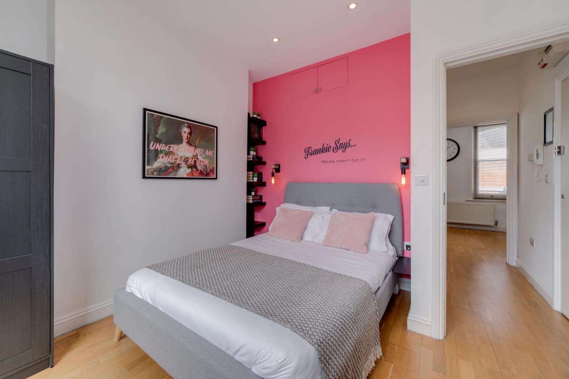 The Lipstick Palace - Fitzrovia - By Frankie Says لندن المظهر الخارجي الصورة